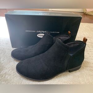 Dr. Scholl's Black Chukka Boots Suede Finish